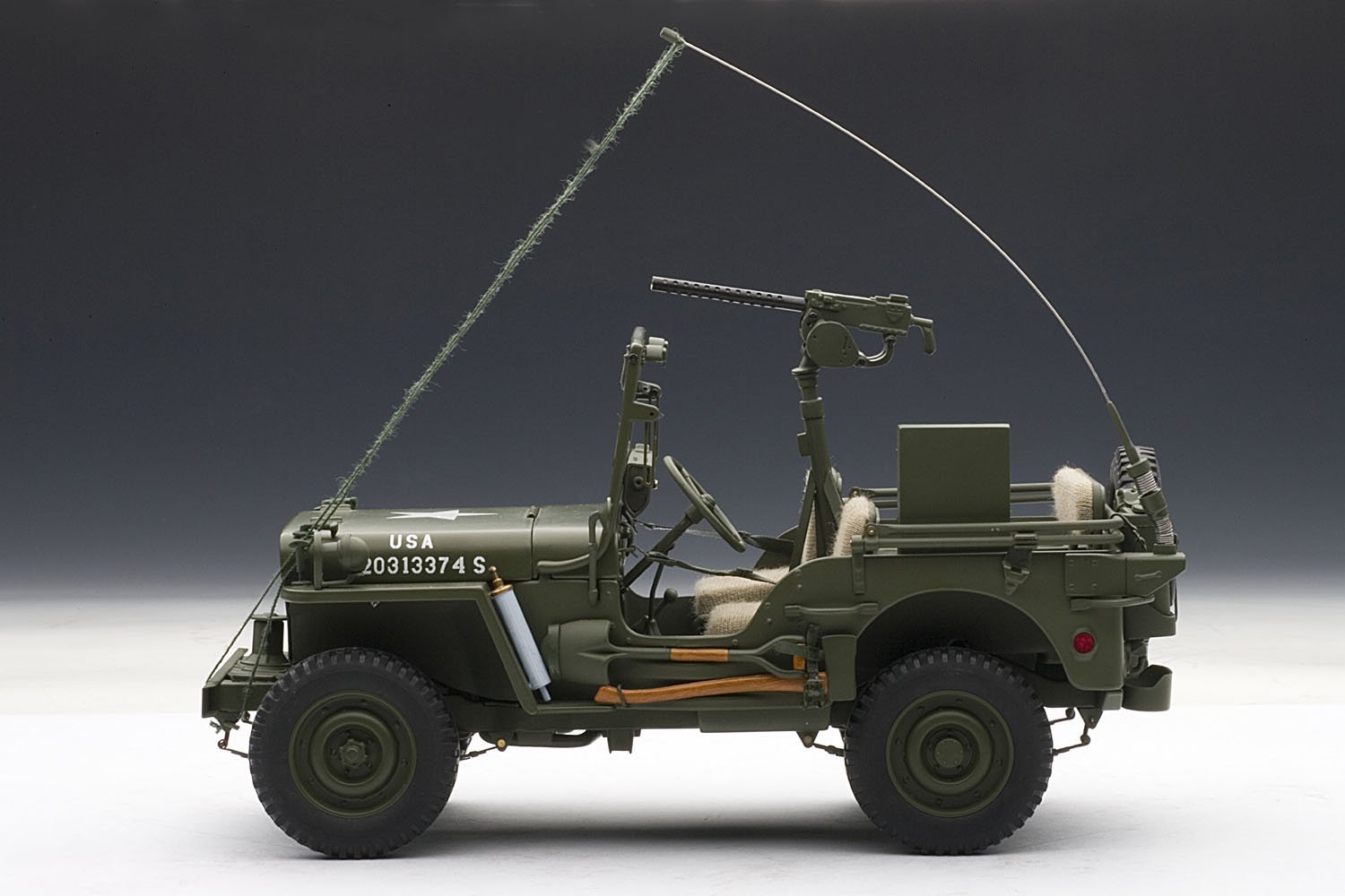 Amazon | AUTOart 1/18 ジープ ウィリス (アーミーグリーン) 完成品