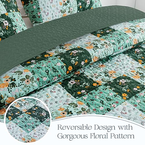 Exclusivo Mezcla Reversible Boho Quilt Set Queen Size, 3 Pieces Patchwork Green All Season Bedspreads, Ultra Soft Floral Coverlet Bedding Set with Printed Pattern (1 Quilt, 2 Pillow Shams)