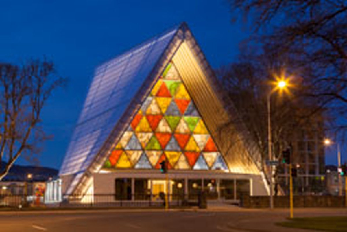 Shigeru Ban: Humanitarian Architecture
