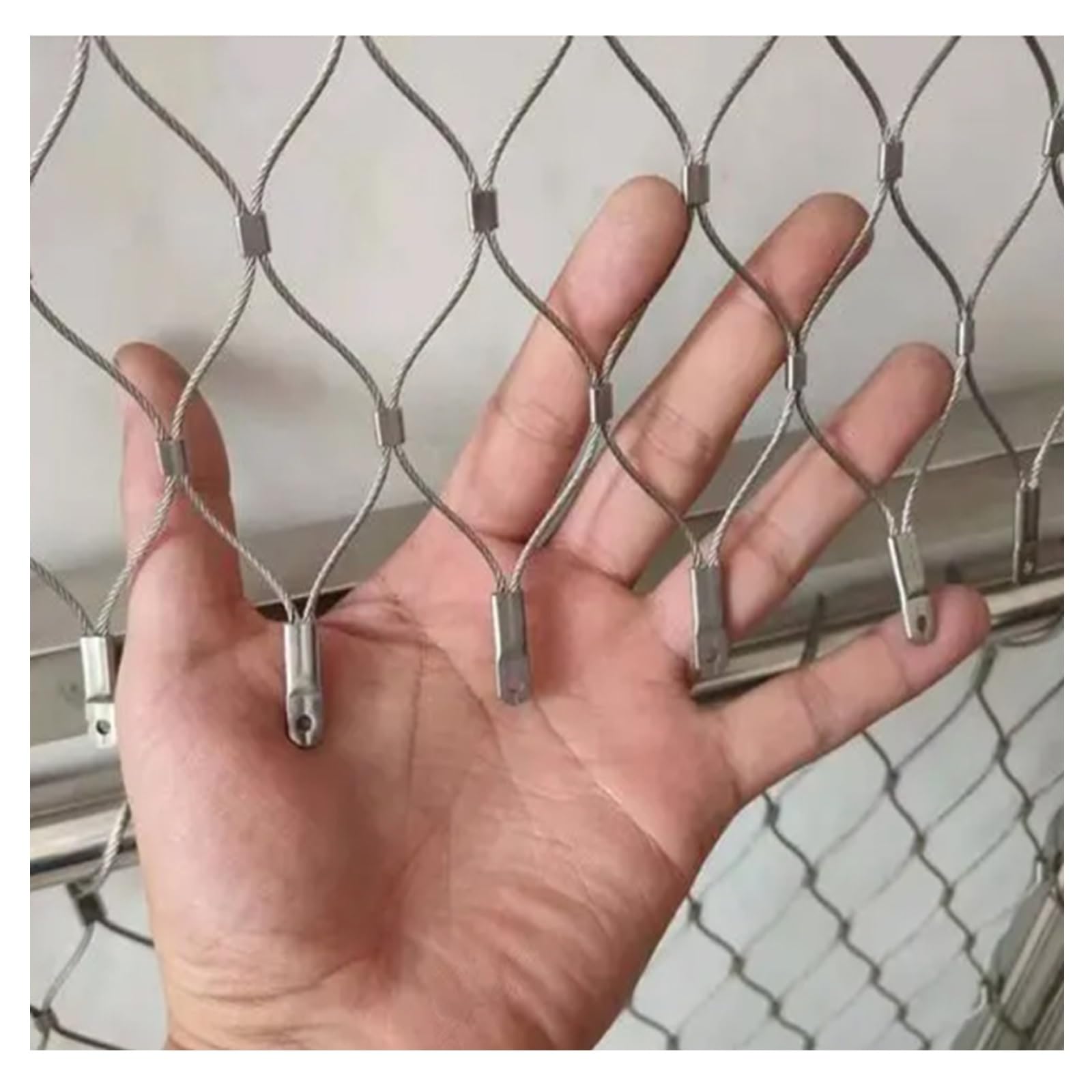 Filet d'escalade jardin et balcon en inox pour sécuriser les fenêtres