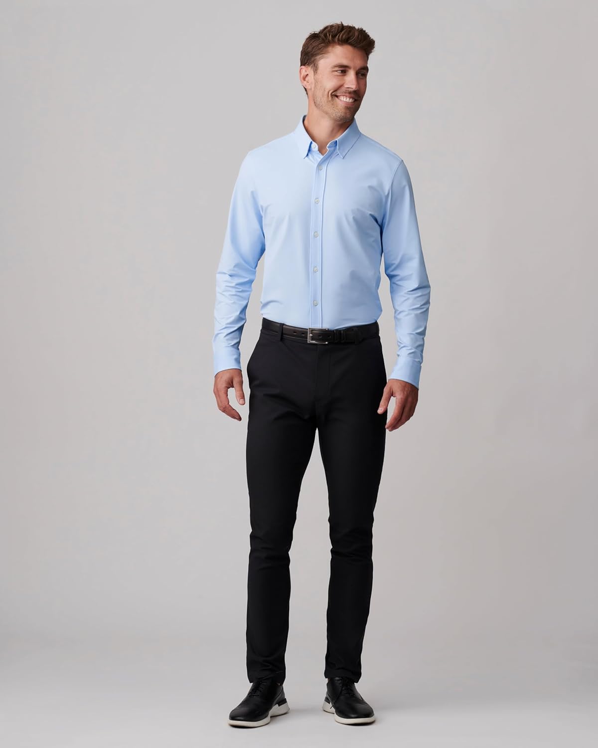 Rhone Camisa social masculina Commuter, slim fit, confortável, elástico em quatro direções, não amassa, antiodor em promoção! Veja a oferta e mais achadinhos de Camisas 3 Hoje é o melhor dia para comprar Rhone Camisa social masculina Commuter, slim fit, confortável, elástico em quatro direções, não amassa, antiodor com aquele preço maroto! Promoção! Aproveite a oferta! 3