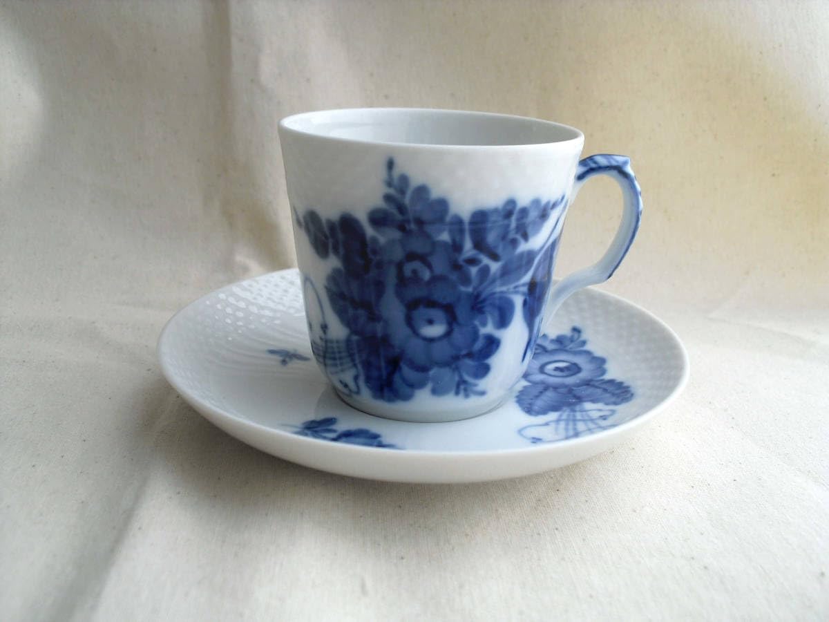 Amazon | ロイヤルコペンハーゲンブルーフラワーカーブデミタスカップ