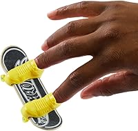 Vista 2 de Hot Wheels Skate Tony Hawk Lined Luminiscence Mini Skateboard y Zapatos HNG33