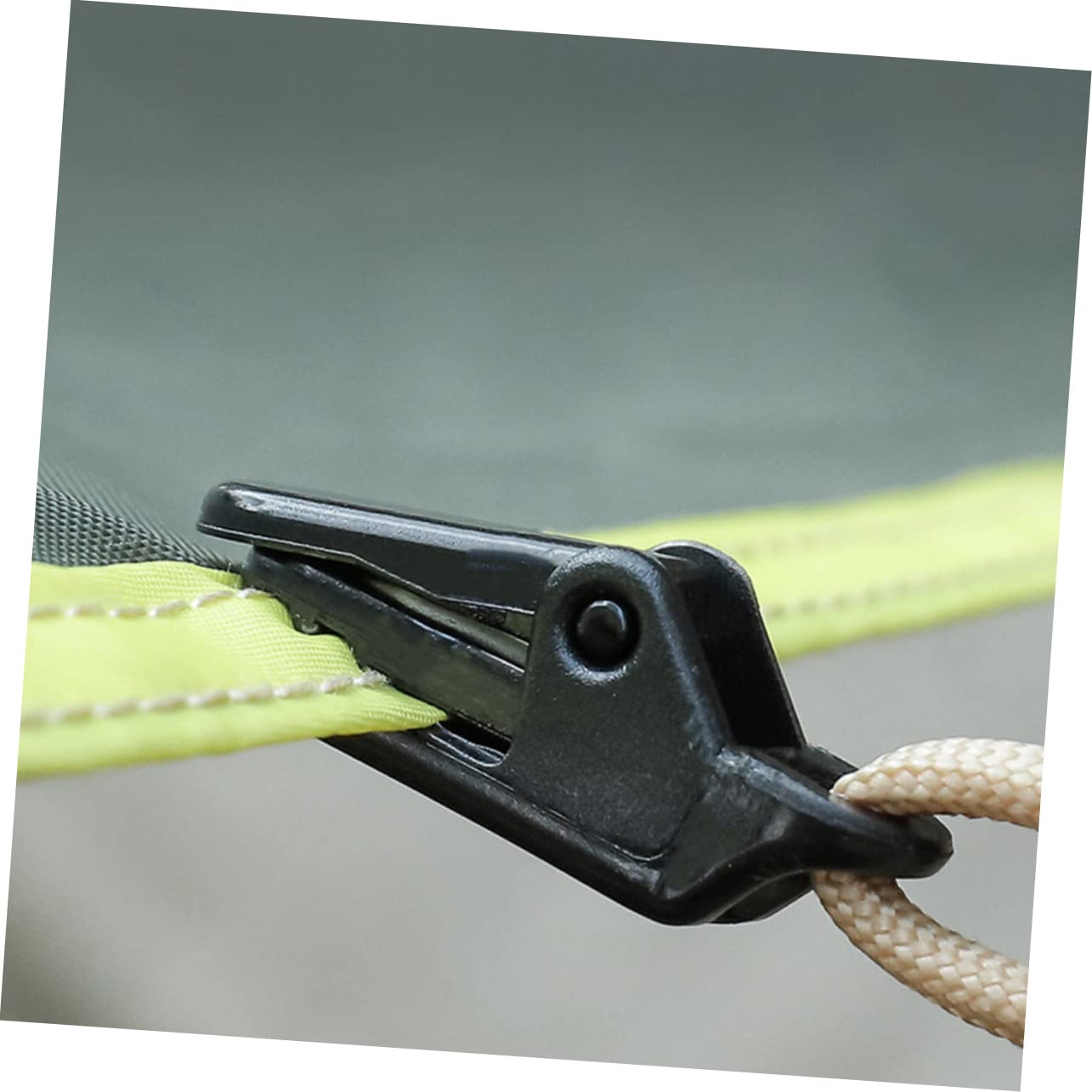 GOOHOCHY 50pcs Outdoor Tent Clips Fastening Tarp Clips for Camping and Hiking Lightweight and Portable Tent Fasteners for Secure Fixation