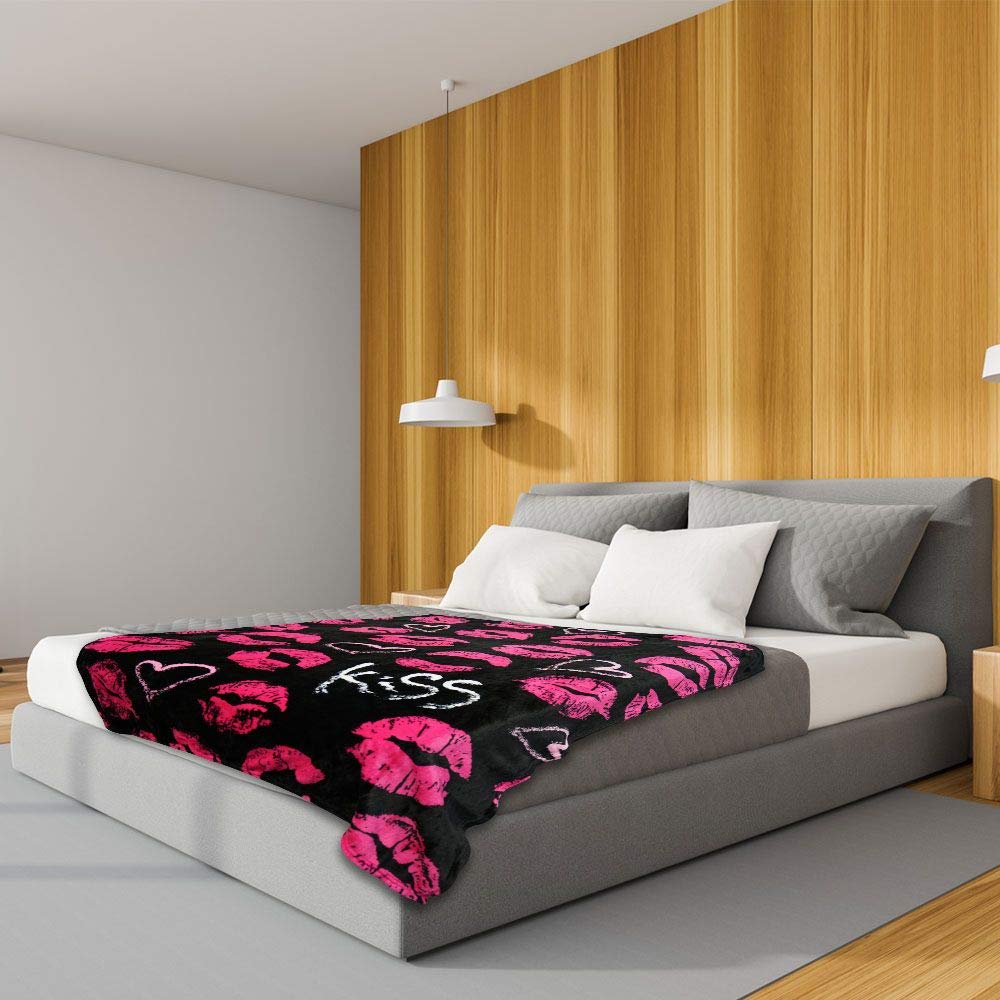 OnPoint WaresKiss Kiss 50x60in Blanket Polar Fleece-(FI)