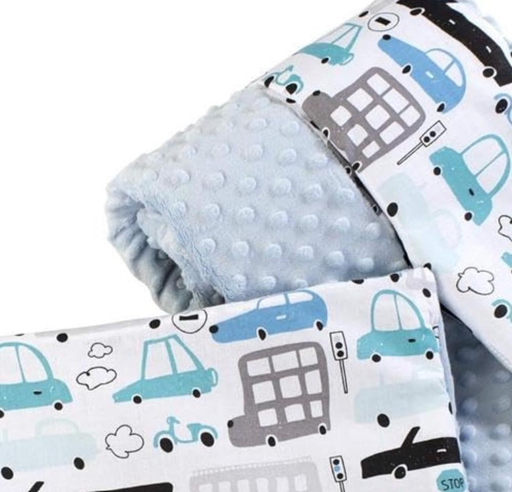 Medi Partners Kocyk niemowlęcy z poduszką, 100% bawełna, Minky, duży, dwustronny, 75 x 100 + 35 x 30 cm, wielofunkcyjny do łóżka, wózka dziecięcego (samochody z jasnoniebieskim minkim)