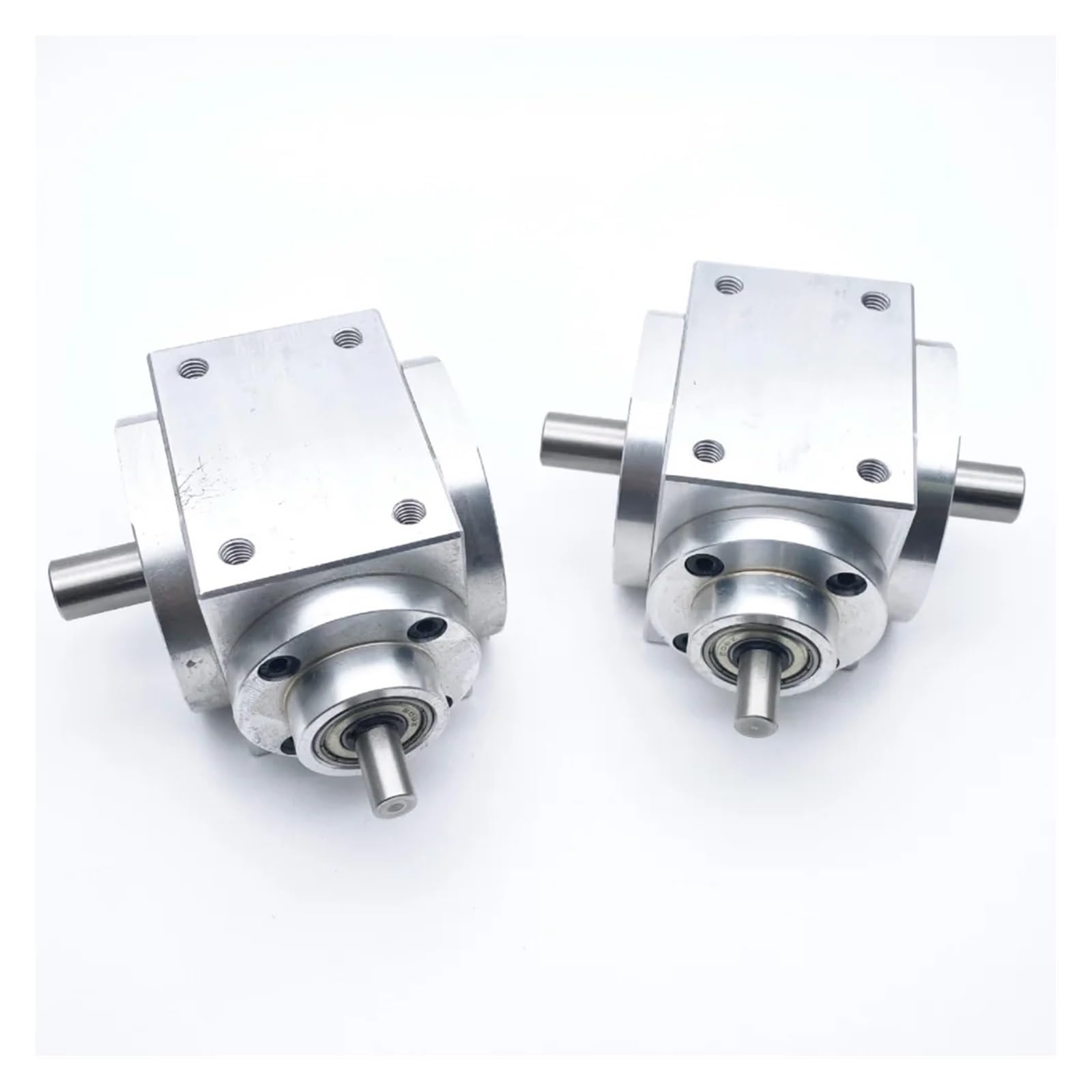 1: 2 Przekładnia kątowa z napędem nawrotnym 8MM-12MM Pojedynczy/podwójny/trzy wałek ze stopu aluminium Przekładnia 1M 20T 40T Spirala stożkowa Moduł DIY(Three-Outputs)
