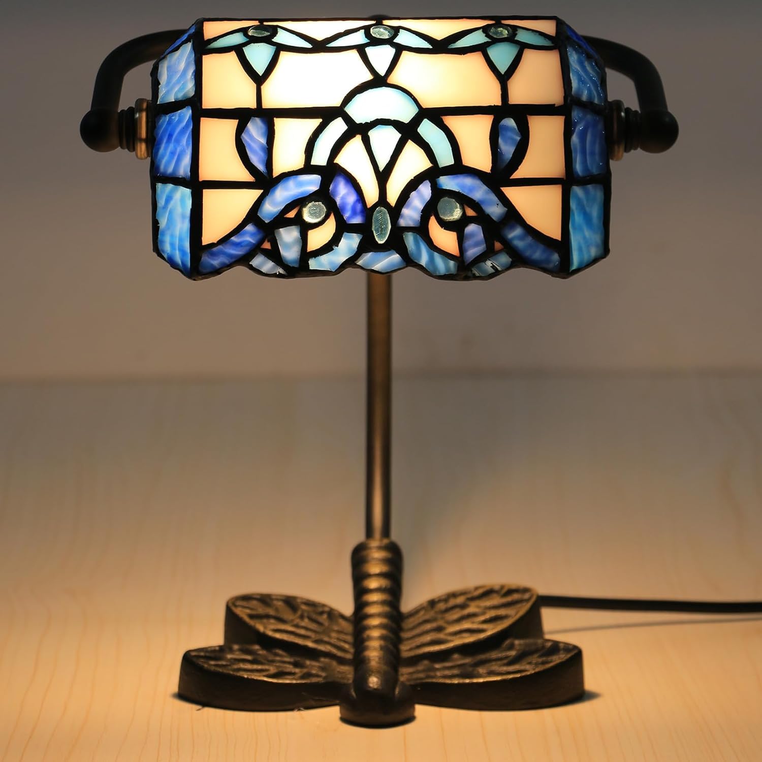 Tradycyjna lampa stołowa w stylu Tiffany Piano Banker Biurko Lampa stołowa 10 cali z gniazdkiem prądu przemiennego Brązowa sztuka kwiatowa Szklany klosz Wystrój do sypialni Dom Nocna szafka nocna Biu