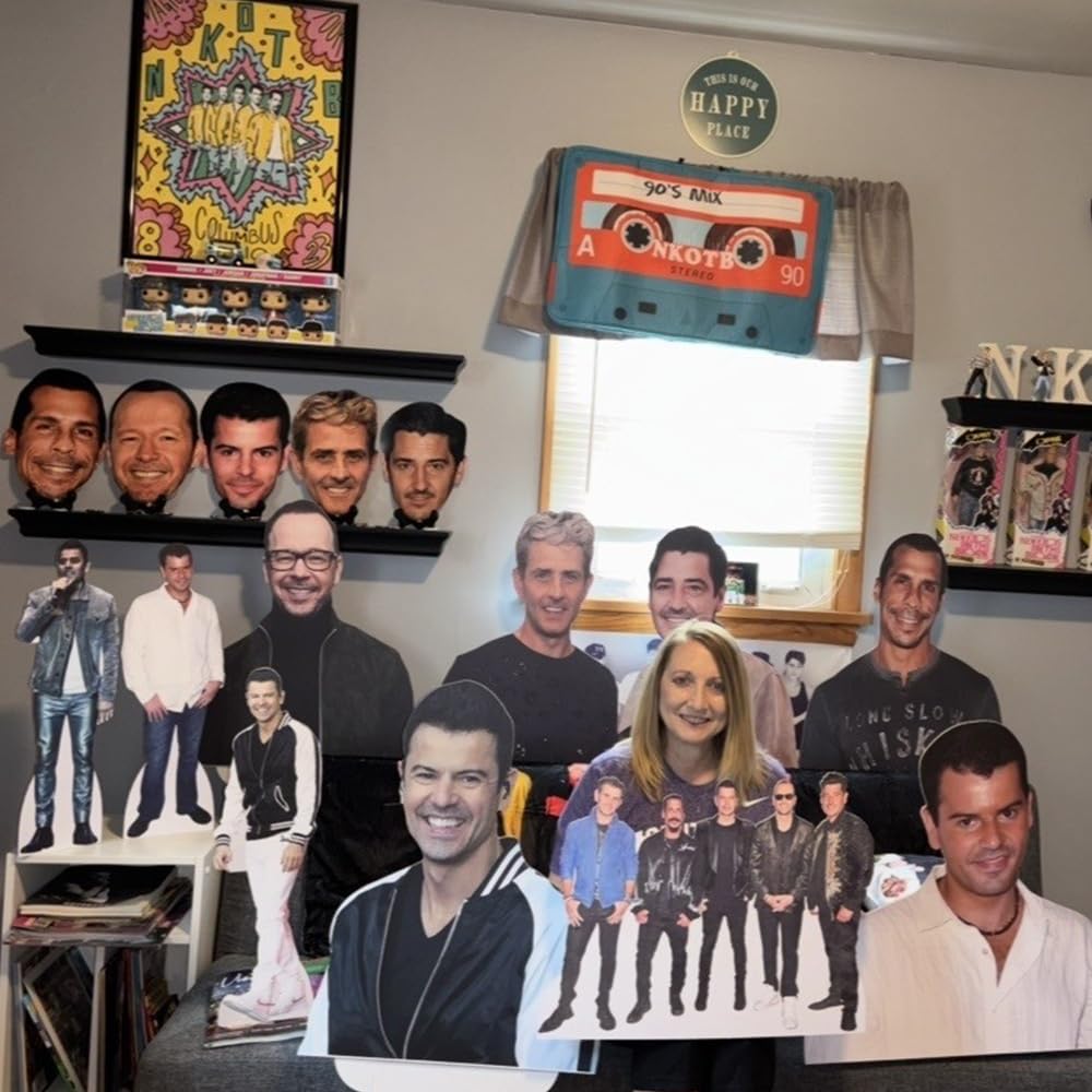 Figura de cartón de Ariadne Artiles a tamaño Real – Decoración para Fiestas, cumpleaños y photocall – Soporte Plegable Incluido