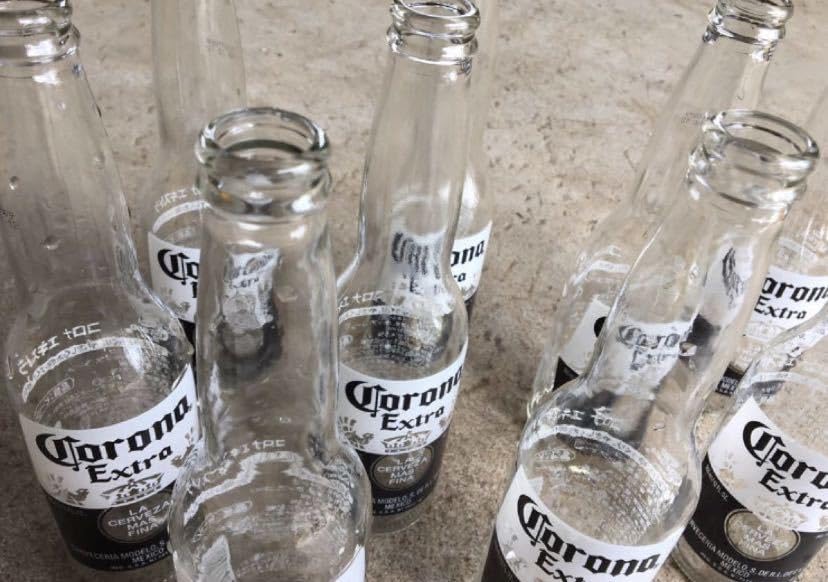 Amazon.co.jp: 【｝コロナビール空き瓶ガラス細工に65本まとめて