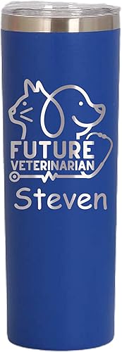 LegacyCuts - Vaso delgado personalizado de 20 onzas, ceremonia de bata blanca, taza escolar veterinaria, equipo de oficina veterinaria, taza de