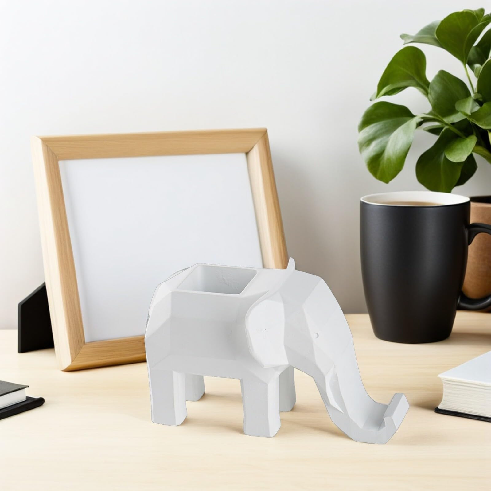 Hemobllo Portapenne da Scrivania in Resina Bianca con Supporto per Telefono a Forma di Animale Geometrico, Organizer Multiuso per Ufficio, Aula e Casa, Decorazione Funzionale per Spazio