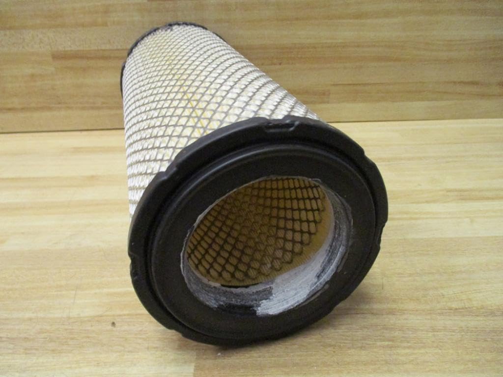 AF25555 Fleetguard Air Filter, Primary Magnum RS (Replaces Donaldson P827653, Baldwin RS3542, Bobcat 6666375)