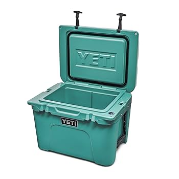 Amazon | YETI Tundra 35 Cooler, Aquifer Blue | YETI
