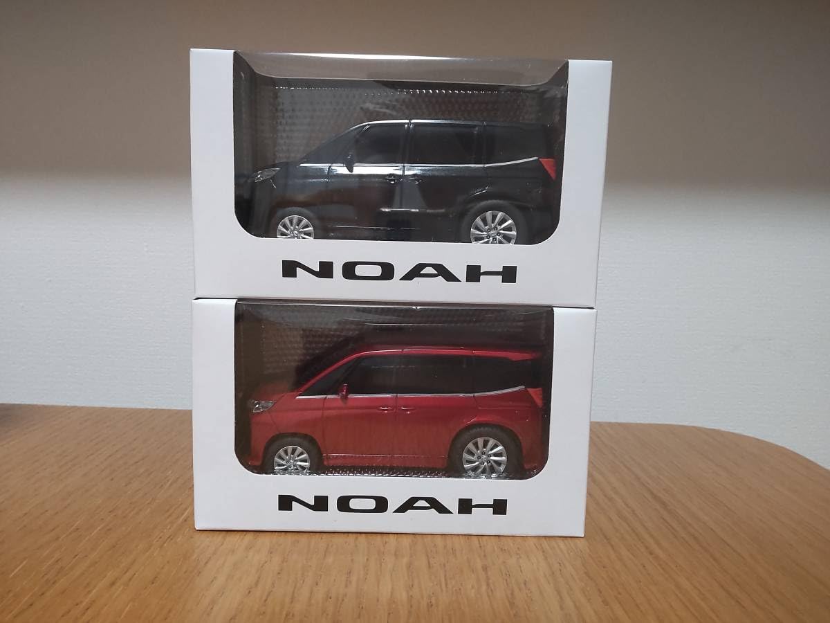 Amazon.co.jp: トヨタ ノア プルバックカー 90 新型 赤 黒 レッド