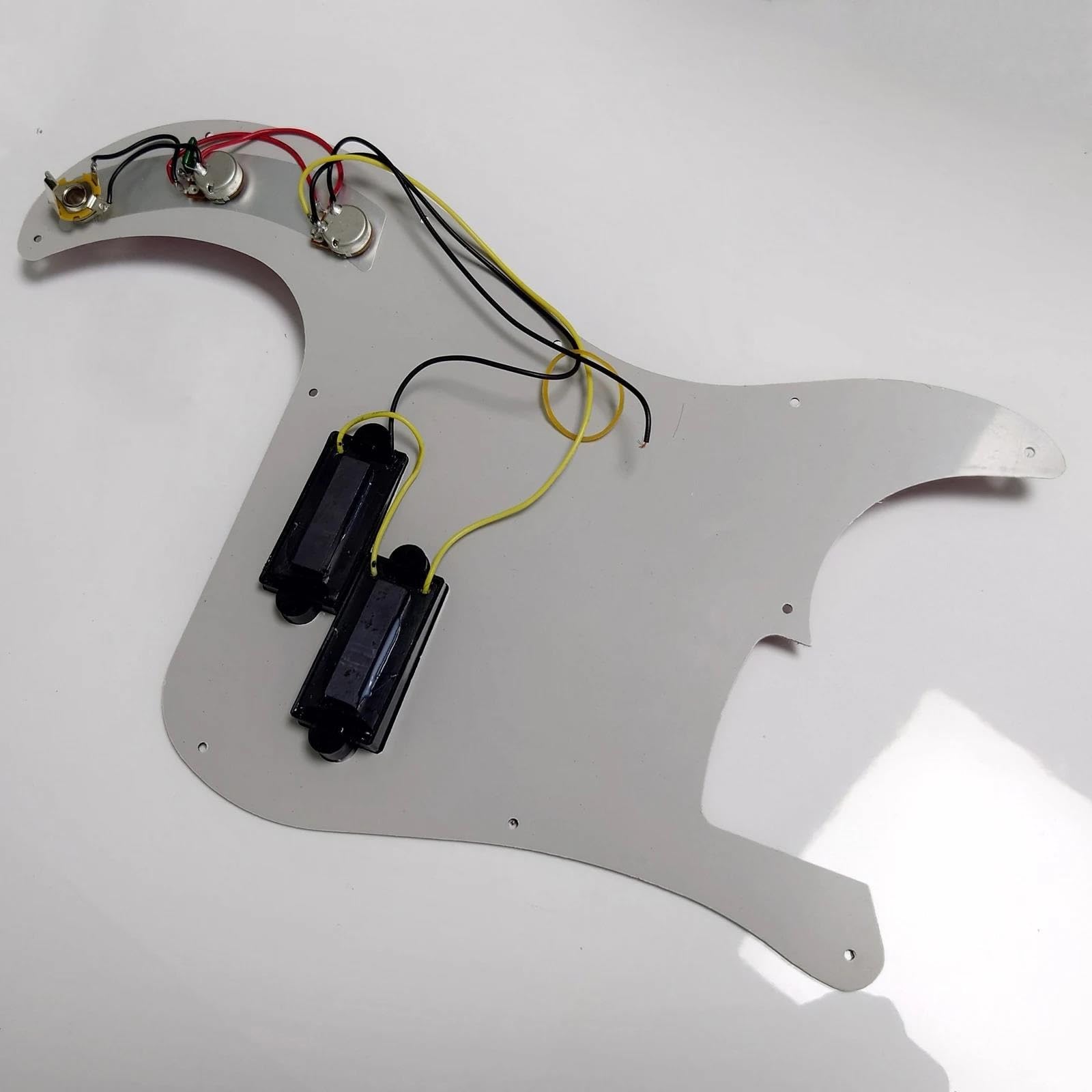Pickguard Pickup 11-otworowa precyzyjna maskownica z okablowaniem wyposażona w płytkę rysunkową PB bass pickguard wstępnie okablowane przetworniki z zestawem przetworników Alnico(Black)