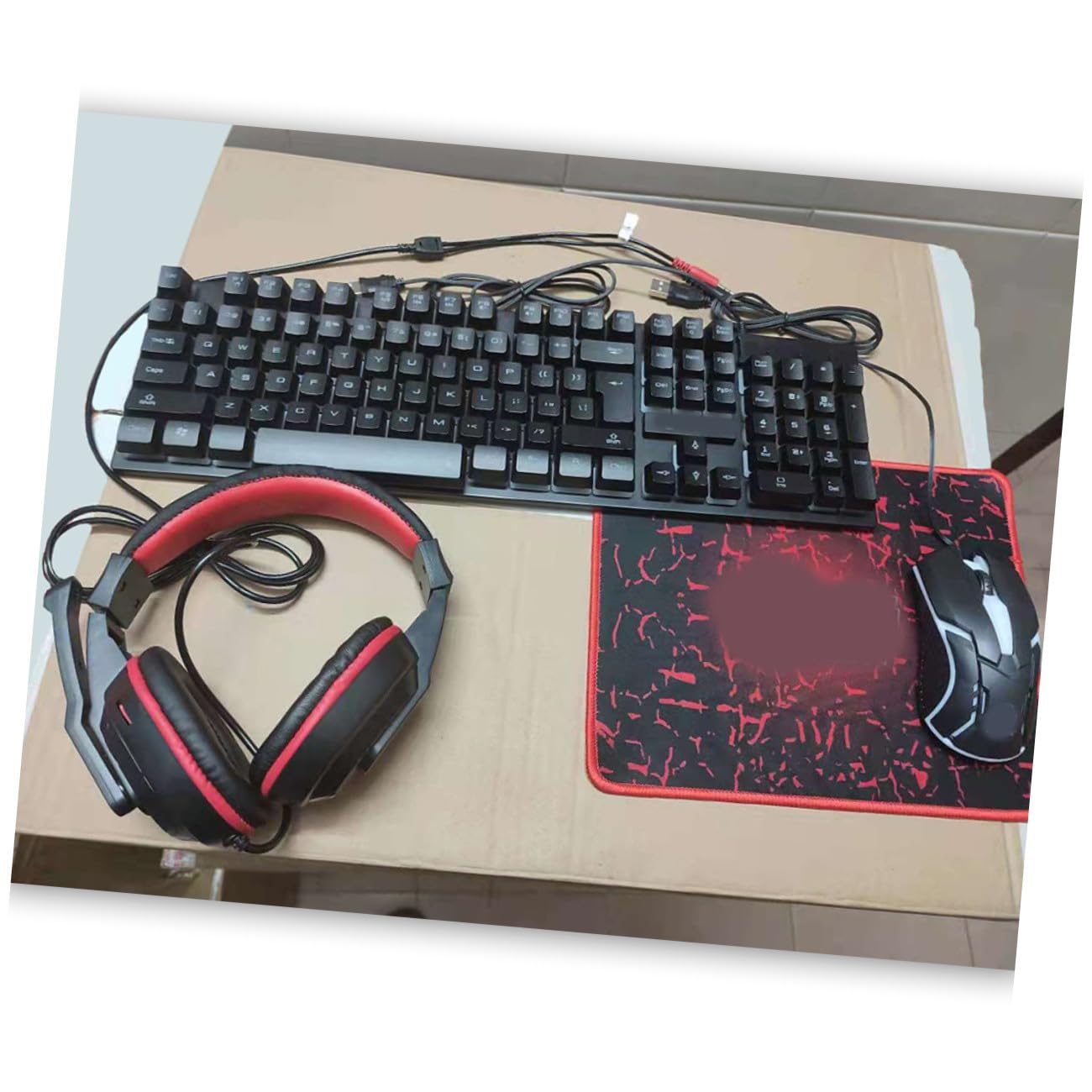 Gatuida Teclado Gaming con Ratón Ergonómico Auriculares y Alfombrilla Retroiluminados Combo USB con Teclas Iluminadas para Oficina