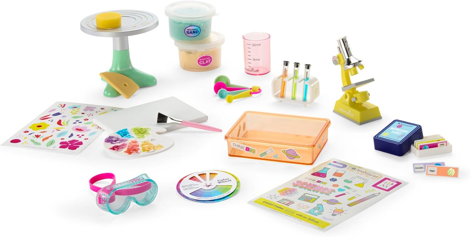 American Girl Truly Me – Muñeca de 18 pulgadas Love to Explore Art & Science Playset con rueda de cerámica y microscopio, para mayores de 6 años
