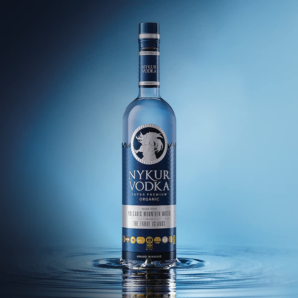 Nykur Wodka | Taste the Nordic Legend | mehrfach preisgekrönter Premium-Vodka mit Bio-Zutaten und sanftem Aroma | 700ml | 42% vol