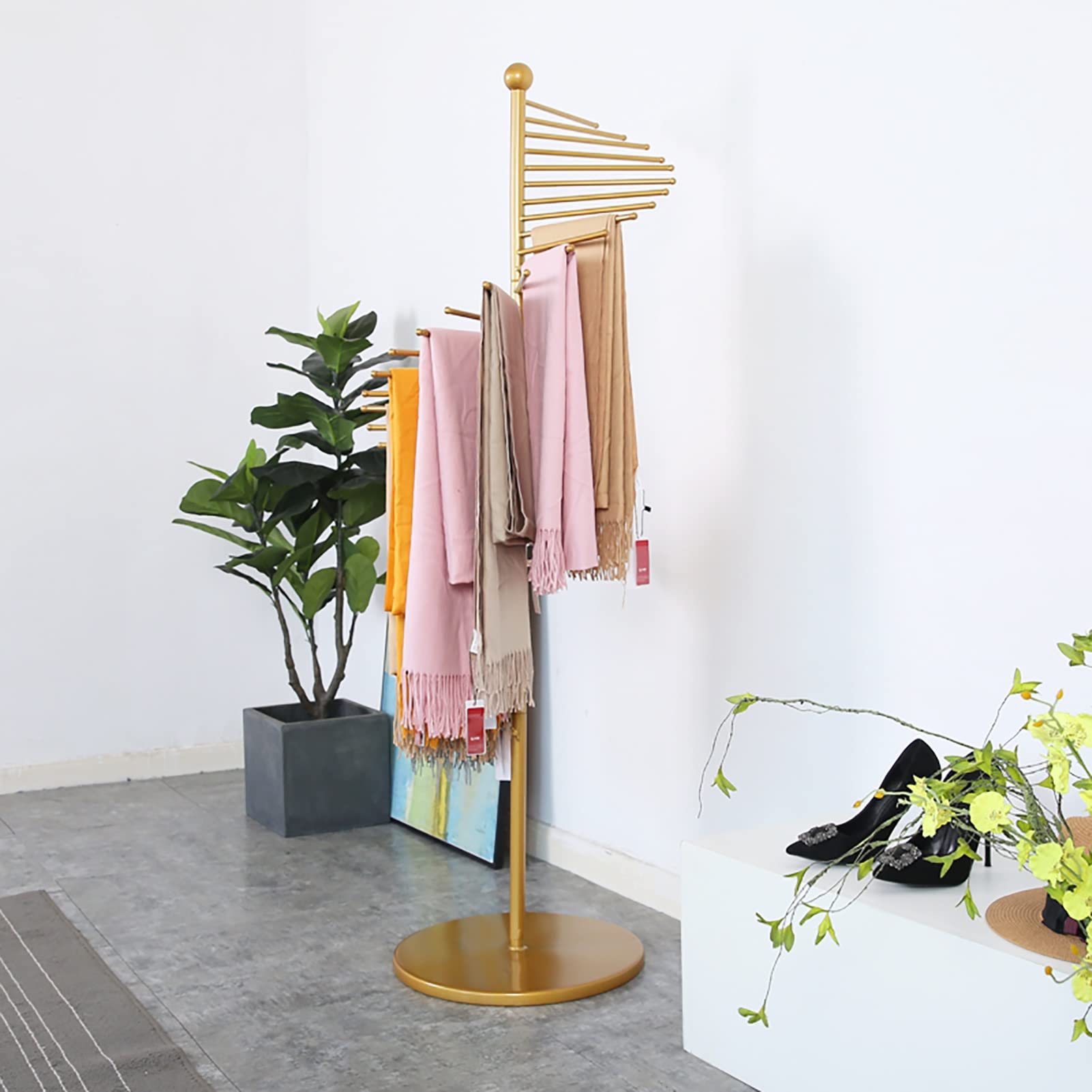 Organizador de bufandas en espiral con 30 perchas, barras de gran capacidad, soporte de piso para bufandas, corbatas, cinturones, pantalones, dorado, 67 pulgadas de alto