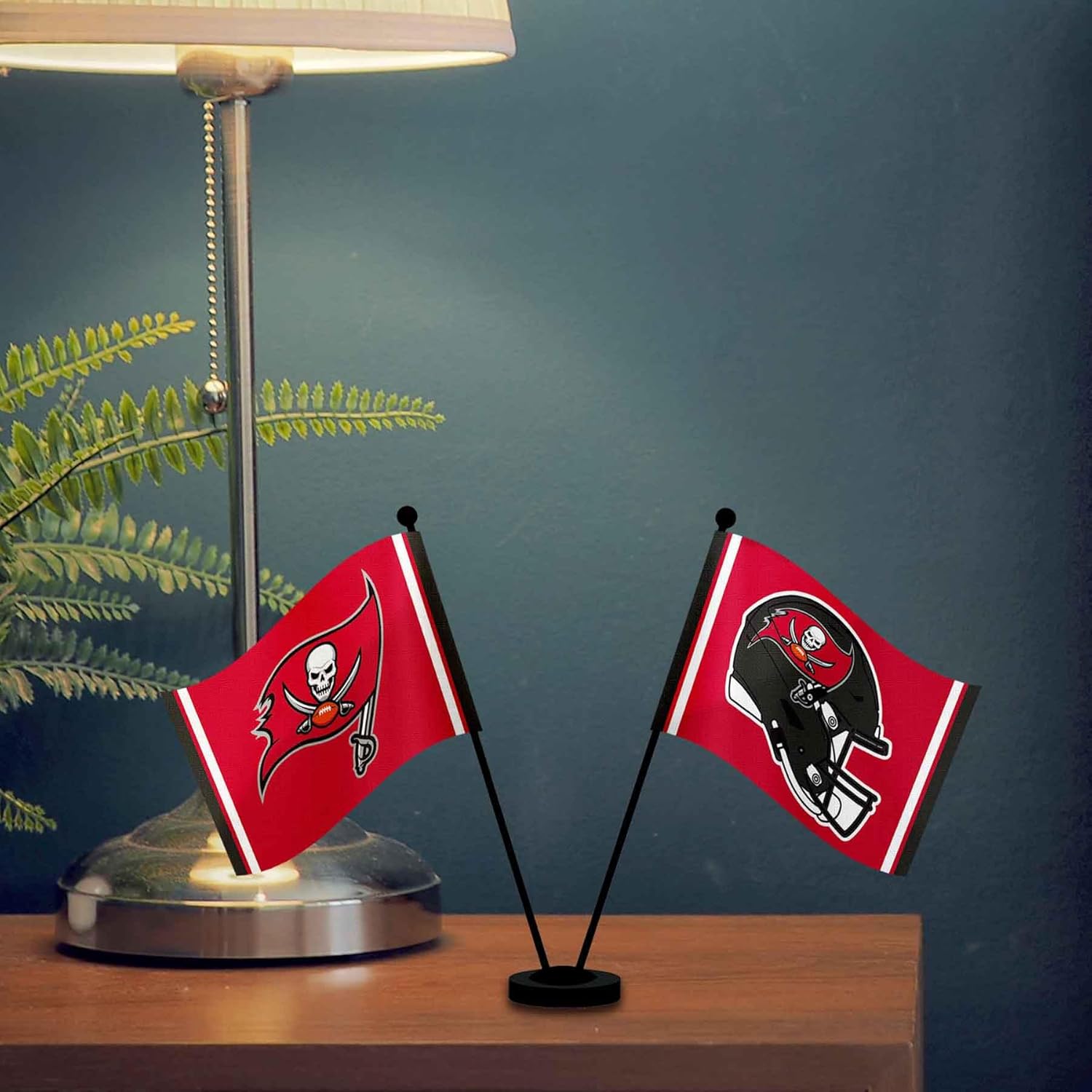 WinCraft Tampa Bay Buccaneers Desk and Table Top Flags - Image 4