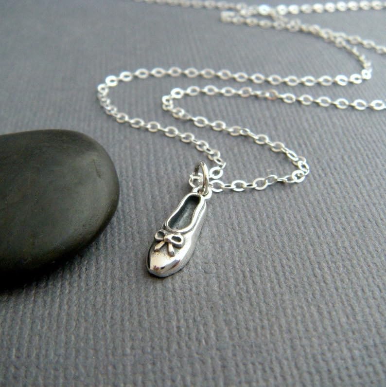 Collana con scarpetta da ballo in argento sterling 925, scarpa da ballerina con fiocco piccolo, ciondolo da ballerina di punta, gioielli sportivi da donna | con catena da 18 pollici | placcato