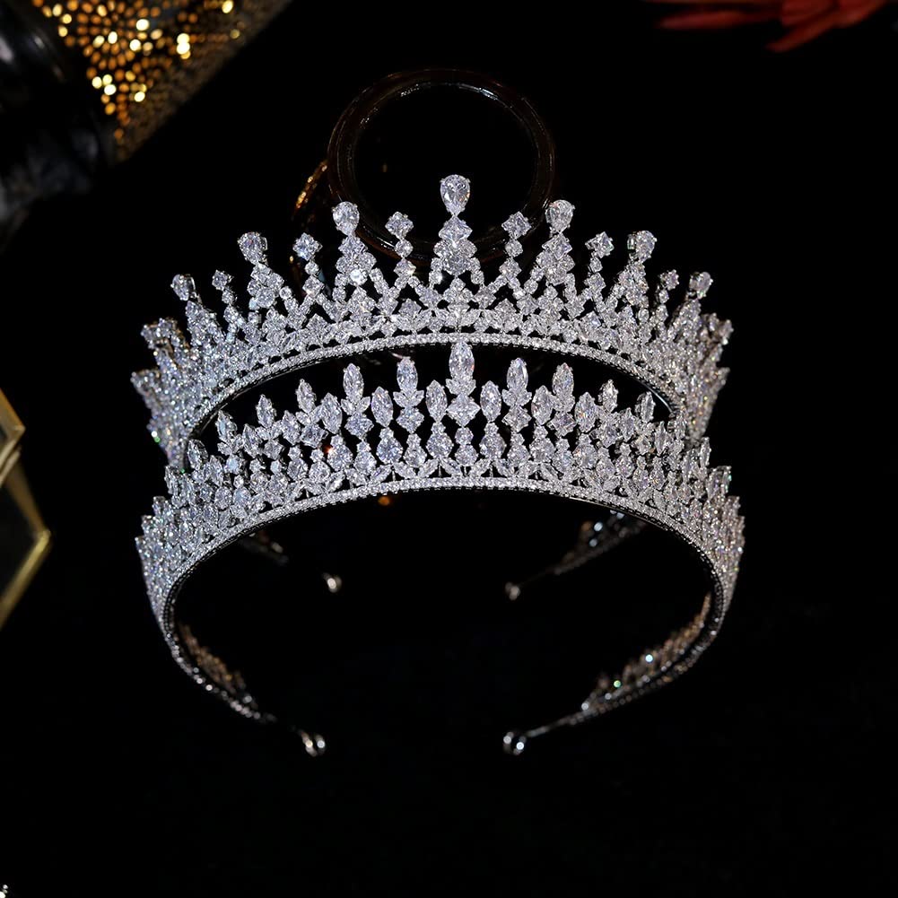 ZYFSHA Biżuteria do włosów Diadem z koroną dla kobiet Tiara Kolor srebrny Kryształ Cyrkonia Wydłużona korona Stroik ślubny Królewskie ślubne akcesoria do włosów Biżuteria damska, długość srebrna 38,5