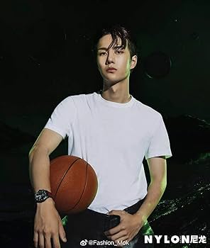 NYLON尼龙2019年8月 王一博 写真集　王一博表紙 NYLON尼龙2019年8月 王一博 写真集 王一博表紙 61njZjSB0XS
