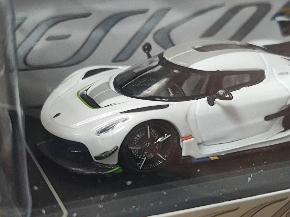 Amazon | CM Model 1/64 Koenigsegg Jesko Pearl White [CM64