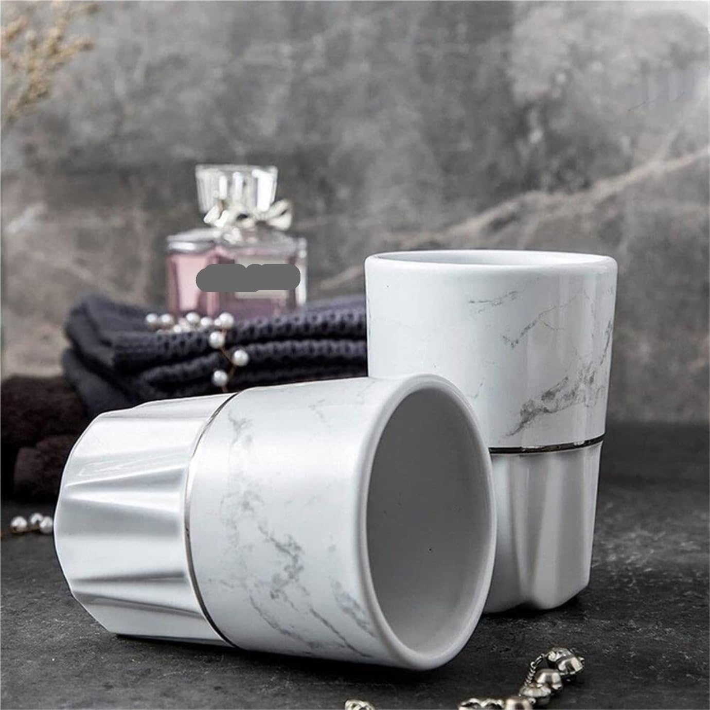 Zestaw ceramicznych akcesoriów łazienkowych | Biały zestaw akcesoriów łazienkowych 18,5 cm: uchwyt na szczoteczki do zębów z dozownikiem mydła