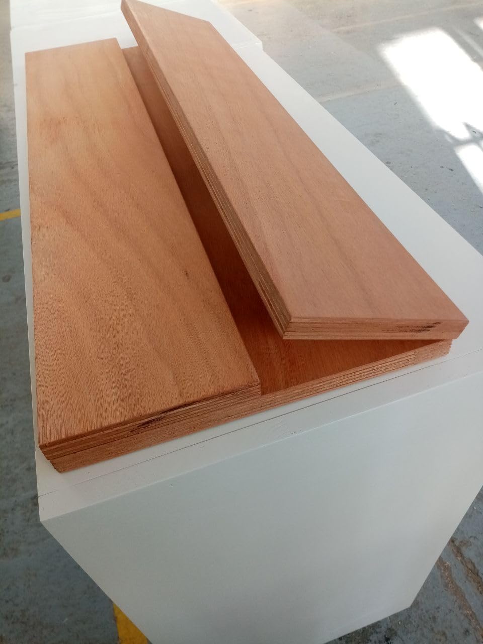 Generico Tavolo Pieghevole in Legno Marino per Pozzetto Barca a Vela, Marrone Chiaro, con Cerniere L 60x75 H