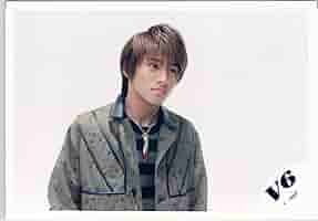 V6 三宅健　32枚　ジャニーズ公式写真 Amazon.co.jp: V6・【公式写真】・三宅健・JCロゴ・ジャニーズ