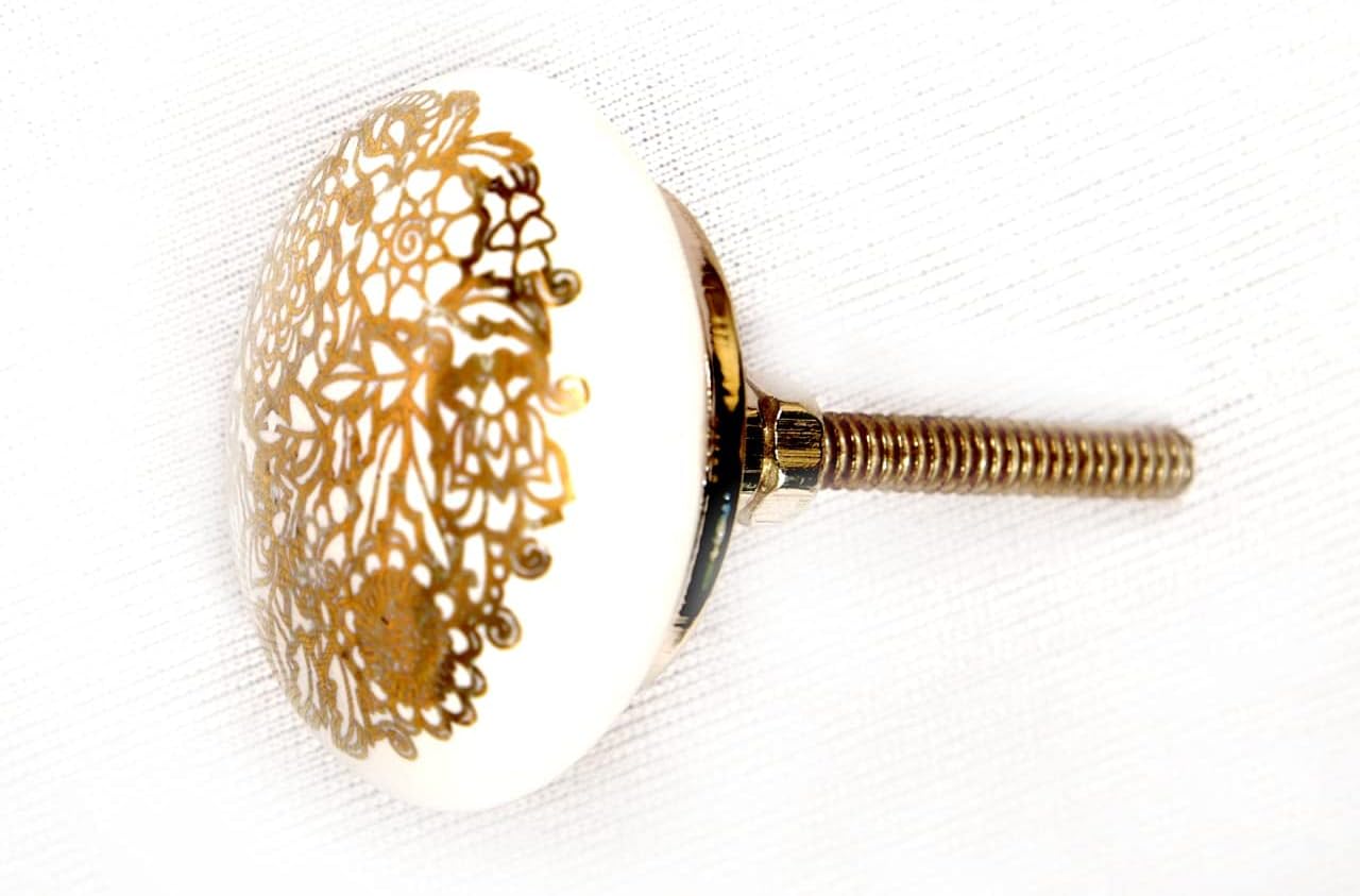 ATCUSA Set of 6 (3+3) White & Black Ceramic Knobs with Golden leafing Work – Decorative Pulls for Drawers, Cabinets, Dressers – Handmade Ornamental Drawer Handles Vintage Designer Gift
