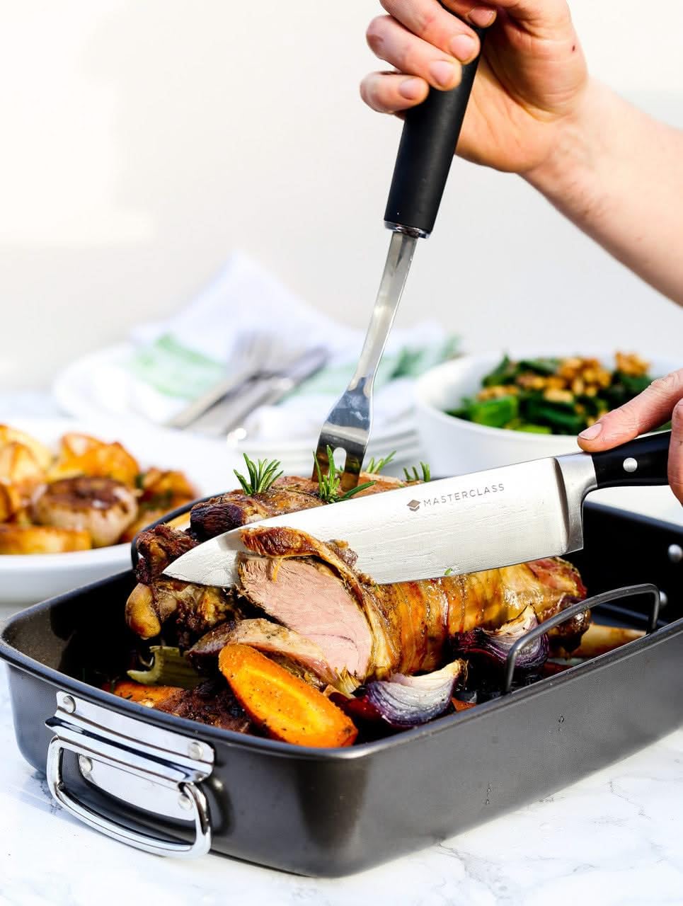 MasterClass Deep Roasting Tin mit Rack, Bratgeschirr für Backofen und Herd, Heavy Duty, rostfrei mit PTFE, PFOA und BPA frei Antihaft, spülmaschinenfest, 20-Jahres-Garantie, 40x28cm