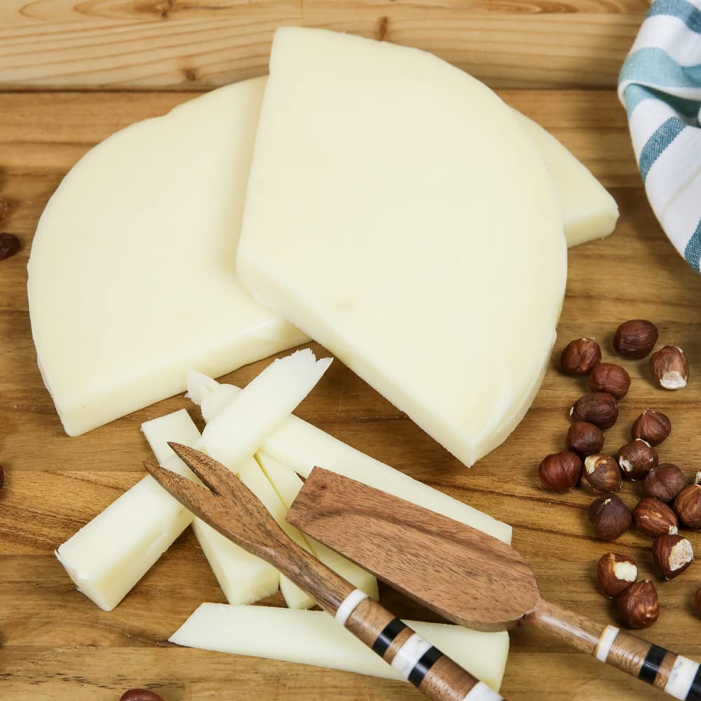 La Cigolina - Provolone Ahumado, Provolone Mezzaluna Dulce y Provolone Mezzaluna Picante