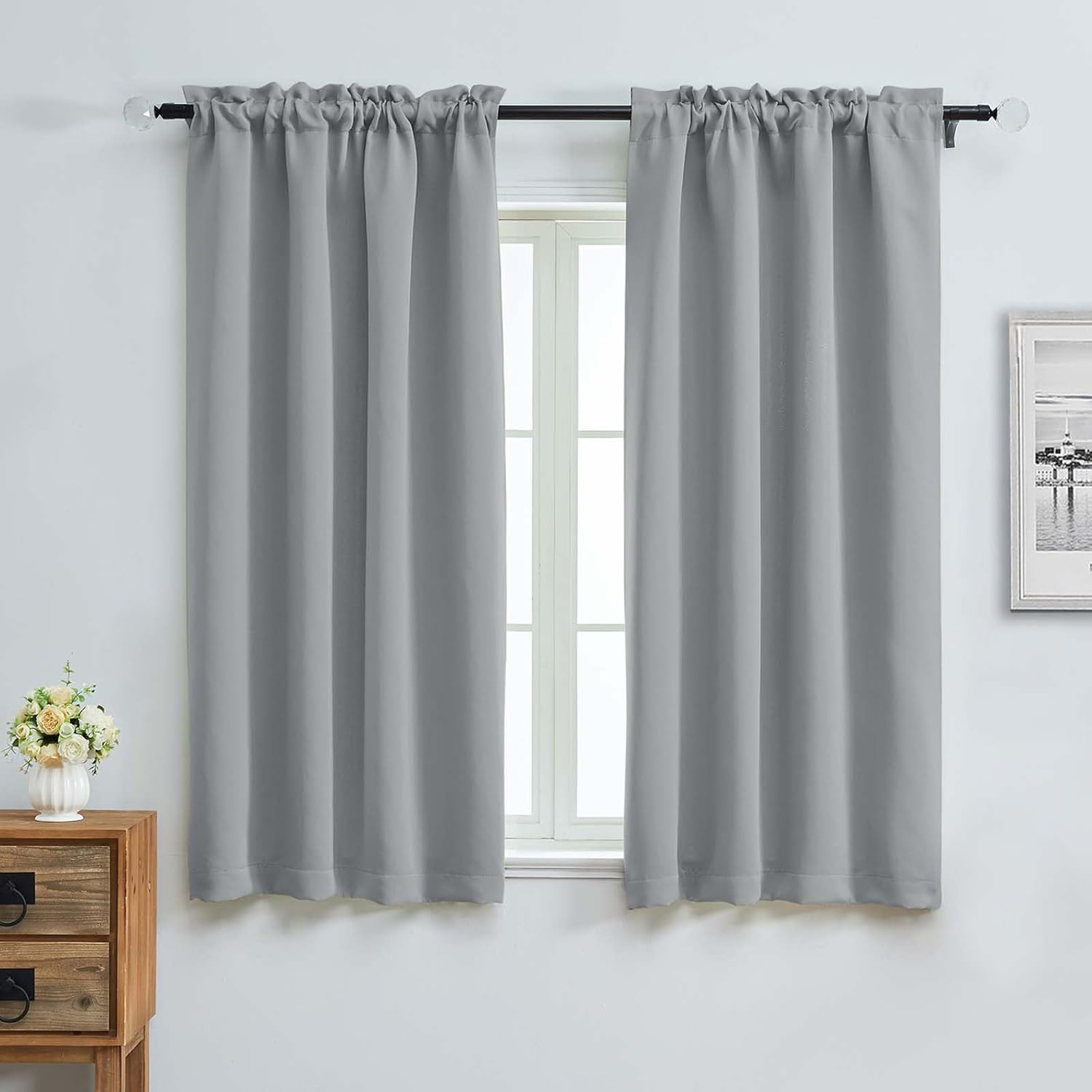 Aiyufeng 2 paneles de cortinas opacas de color gris plateado para dormitorio de 63 pulgadas de largo, con aislamiento térmico sólido y bolsillo para