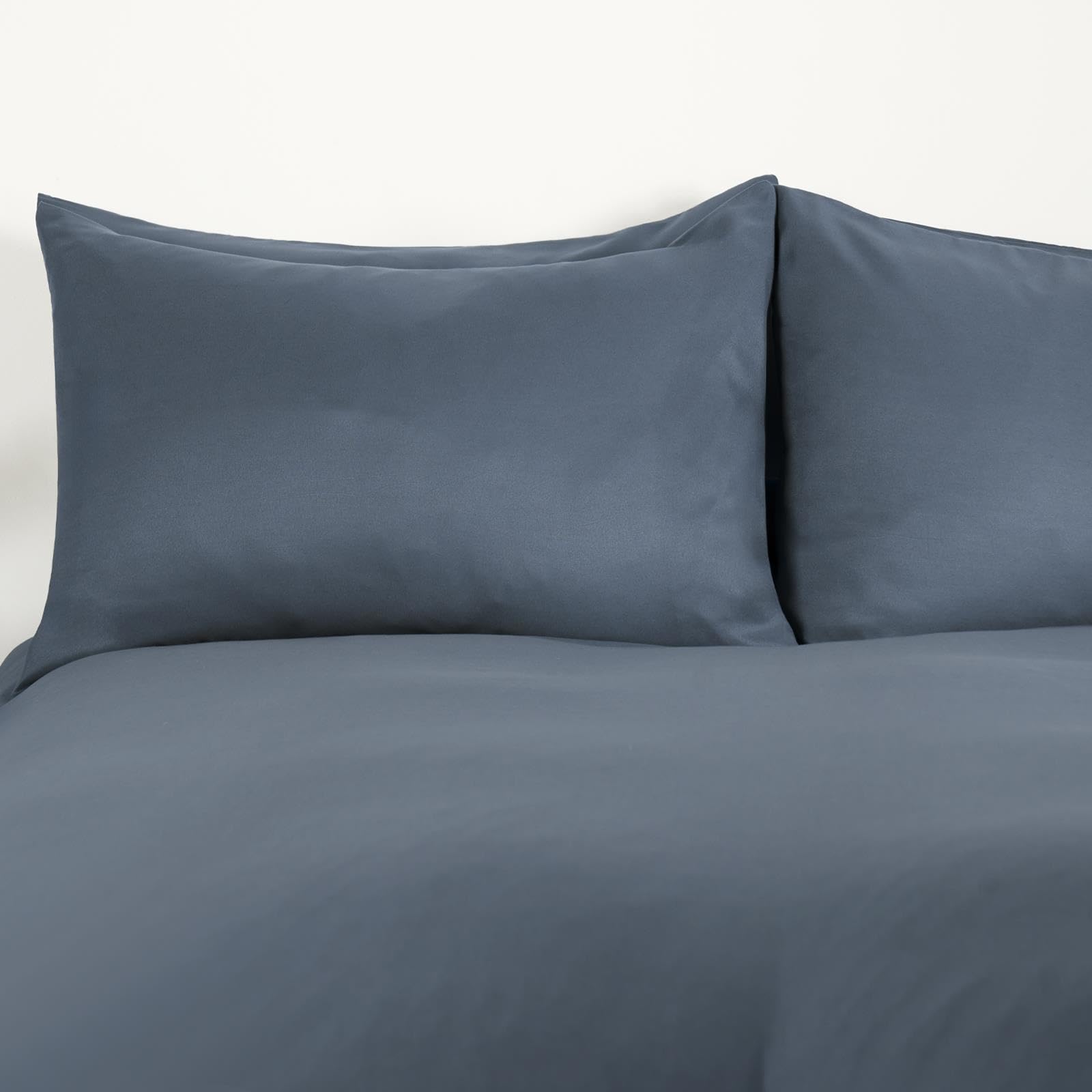 Brentfords Denim Blue Pillowcases 2 Pack, Housewife Pillowcases Bed Pillow Luxury Soft Comfortable Hotel Quality Pillow Case With Envelope Closure - 50Cm X 75Cm