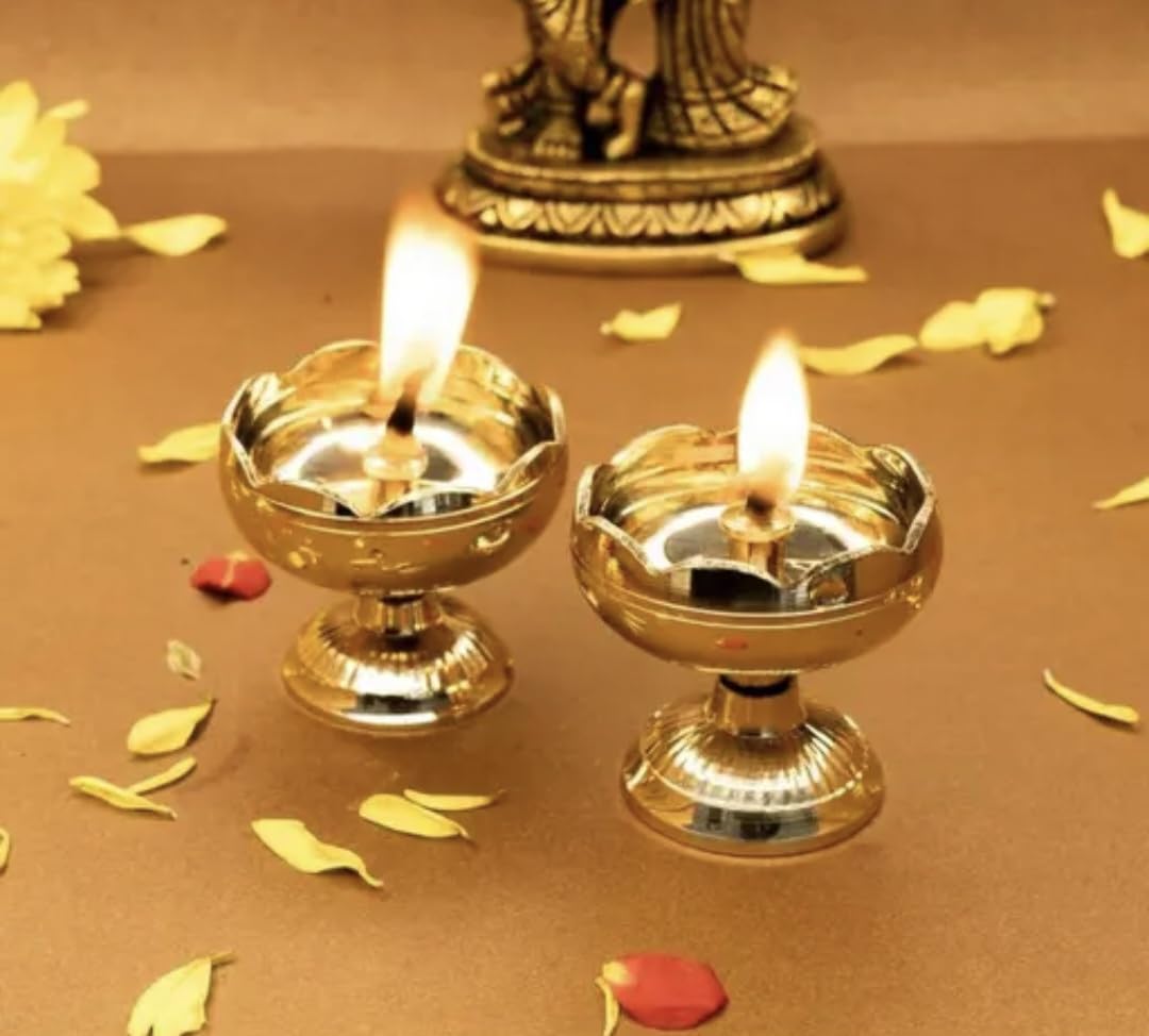 Giftonia Pure Brass Tamater Diya Set of 2 - 4.5cm Tamato Shape Brass Oil Lamp for puja Diwali Decoration for Gifting - Traditional Handcrafted Pital Deepak for Home Mandir
