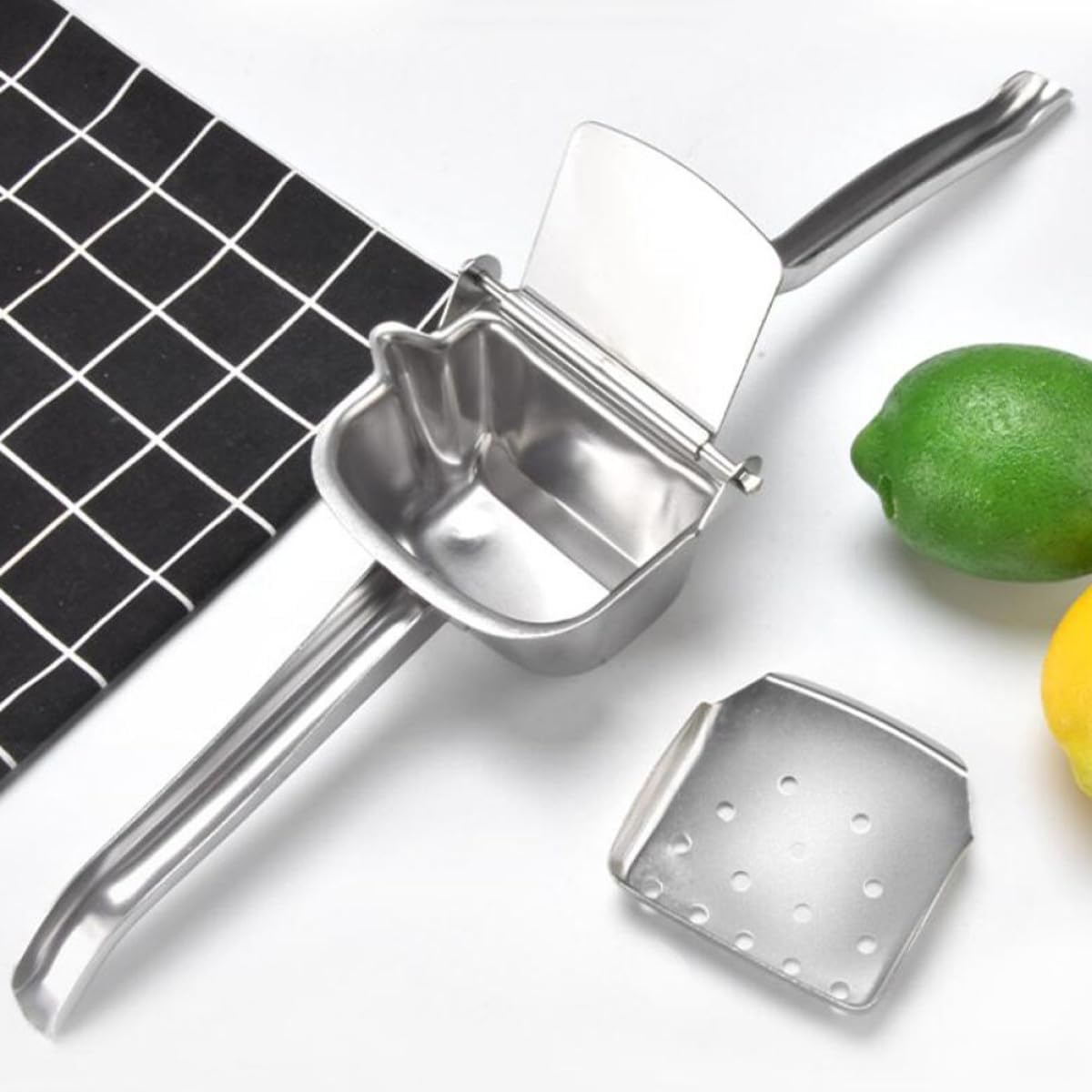 ULTECHNOVO Manual Lemon Juicer Handheld Orange Juicer 304 Stainless Steel Fruit Squeezer Hand Press Tool for Household Citrus Juicing and Vegetable Extraction Random Style