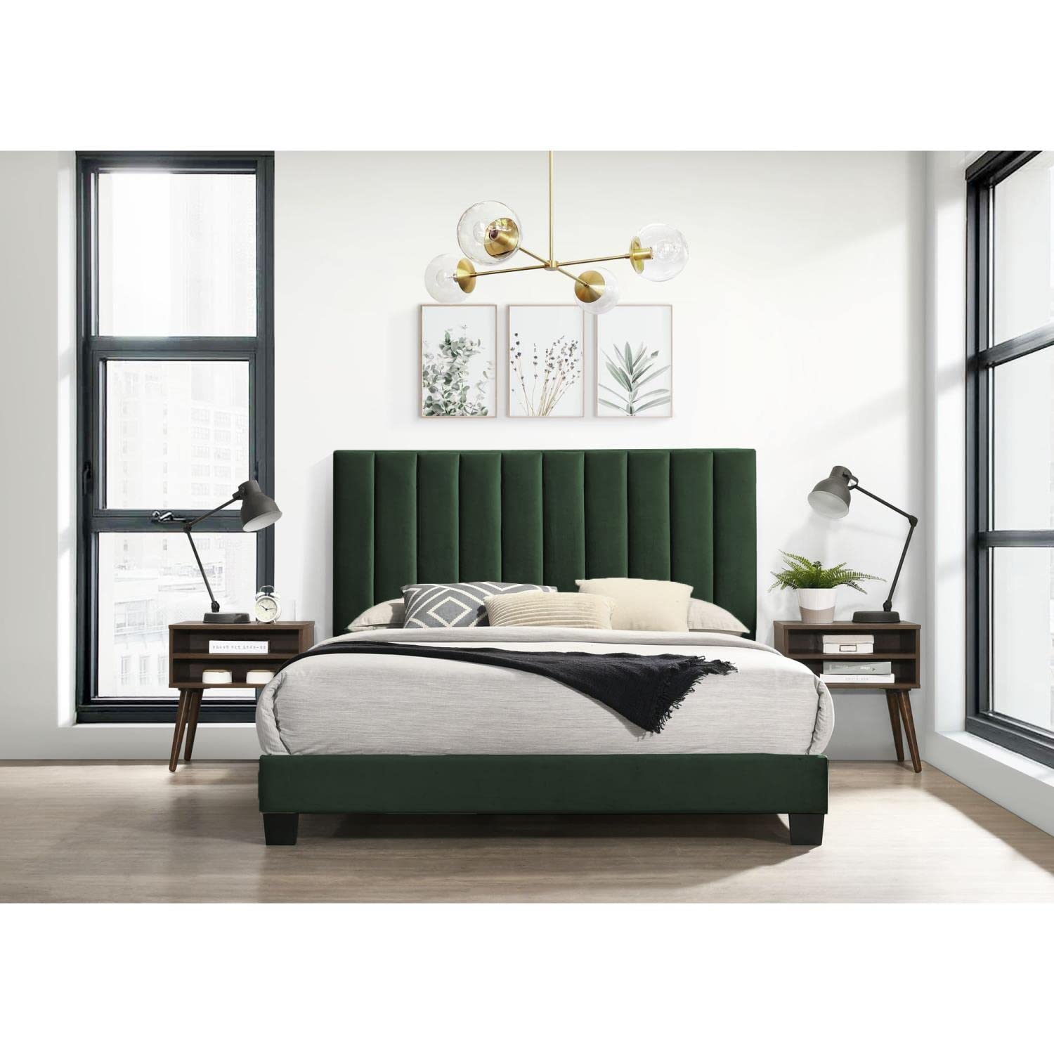 Picket House Furnishings Colbie Upholstered Queen Platform Bed with Nightstands in Emerald
