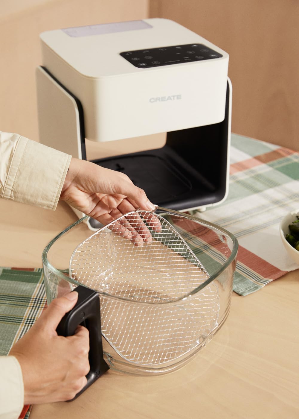 CREATE/AIR FRYER STUDIO CRYSTAL/Friggitrice senza olio 4,2 L con vaporizzatore d'acqua bianco panna/Capacità per 5-6 porzioni, 6 programmi, controllo di tempo e temperatura, 1300W
