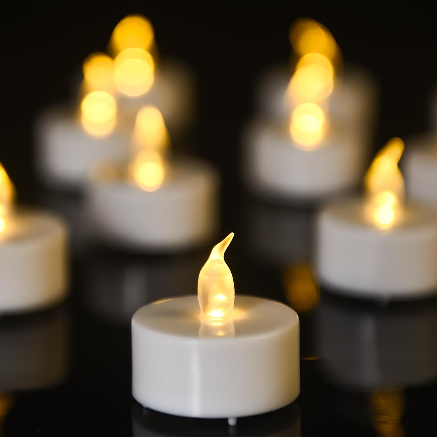 LED Teelichter 24 Stück Flammenloses batterie kerzen realistische und helle blinkend Teelichter, Extra lange Batterie 200+ Stunden für Hochzeit, Festival, Parteien, Hauptdekorationen Warmes Gelb