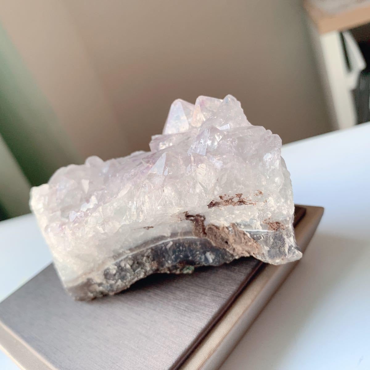 紫水晶 アメジスト虹入り ブラジル産 鉱石 原石 宝石 貴重 紫水晶 アメジスト虹入り ブラジル産 鉱石 原石 宝石 貴重