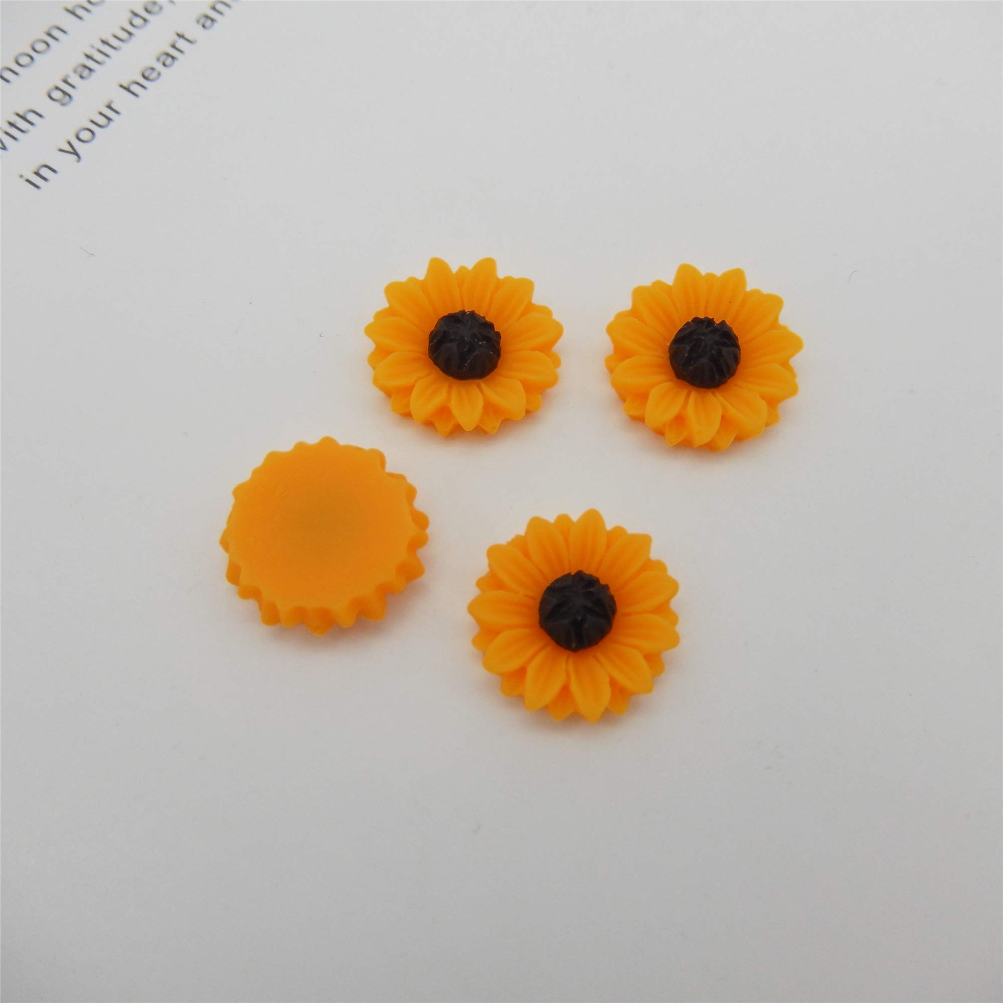 Confezione da 50 mini girasoli decorativi in resina con retro piatto, per fai da te, scrapbooking, progetti artistici, artigianato, decorazioni, custodie per telefono, 16 mm