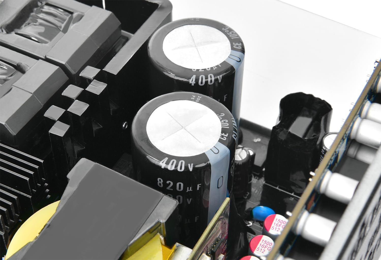 Thermaltake TOUGHPOWER TF3 1650W Fuente de Alimentación | Compatible con ATX 3.1 | PCIe Gen 5.1 (16-Pin) | 80 Plus Titanium | Totalmente Modular | 10 Años de Garantía
