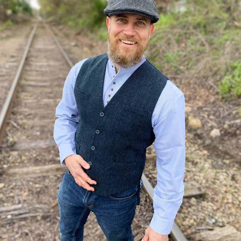 Emerald Isle Men's Herringbone Tweed Vest, 5-Button Closure, Wool Blend, Adjustable Back Strap2