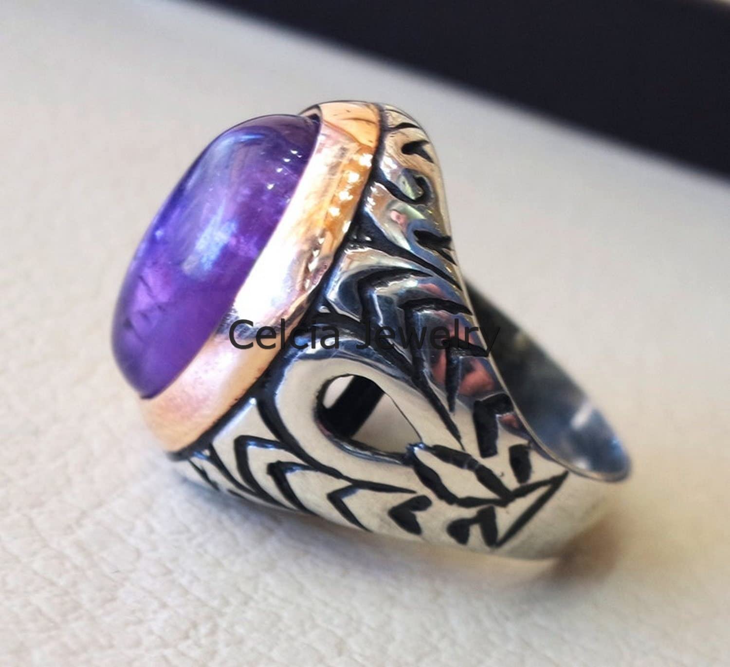Anello ovale cabochon pietra preziosa viola ametista, anello di dichiarazione, bellissimi regali per gli uomini, regali per la festa del papà, anello bicolore, regali di pietra di nascita di febbraio