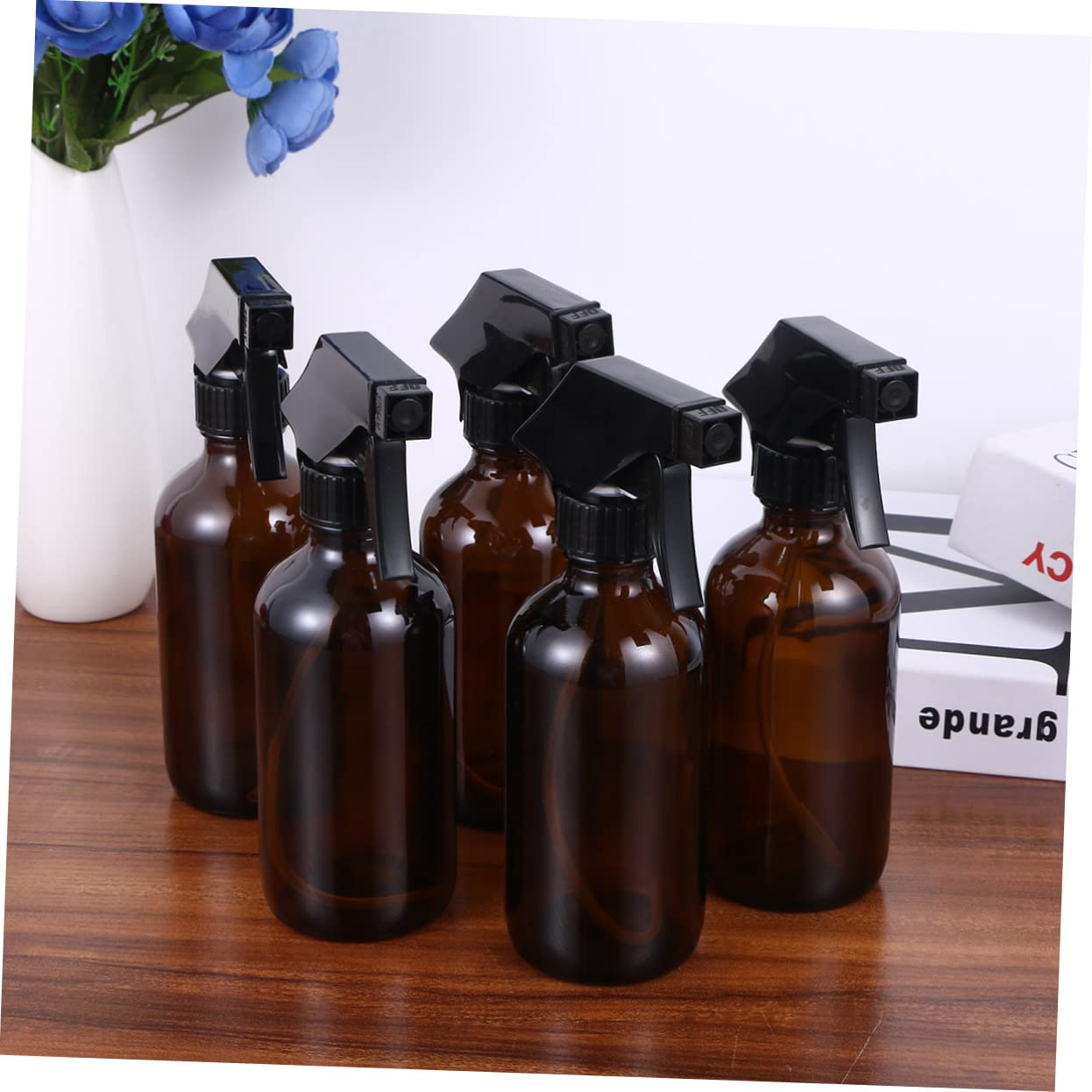 4 Stück Braune 250ml Glas Sprühflaschen Nachfüllbar und Einfach zu Bedienen für Friseursalons und Flüssigkeitsabfüllung