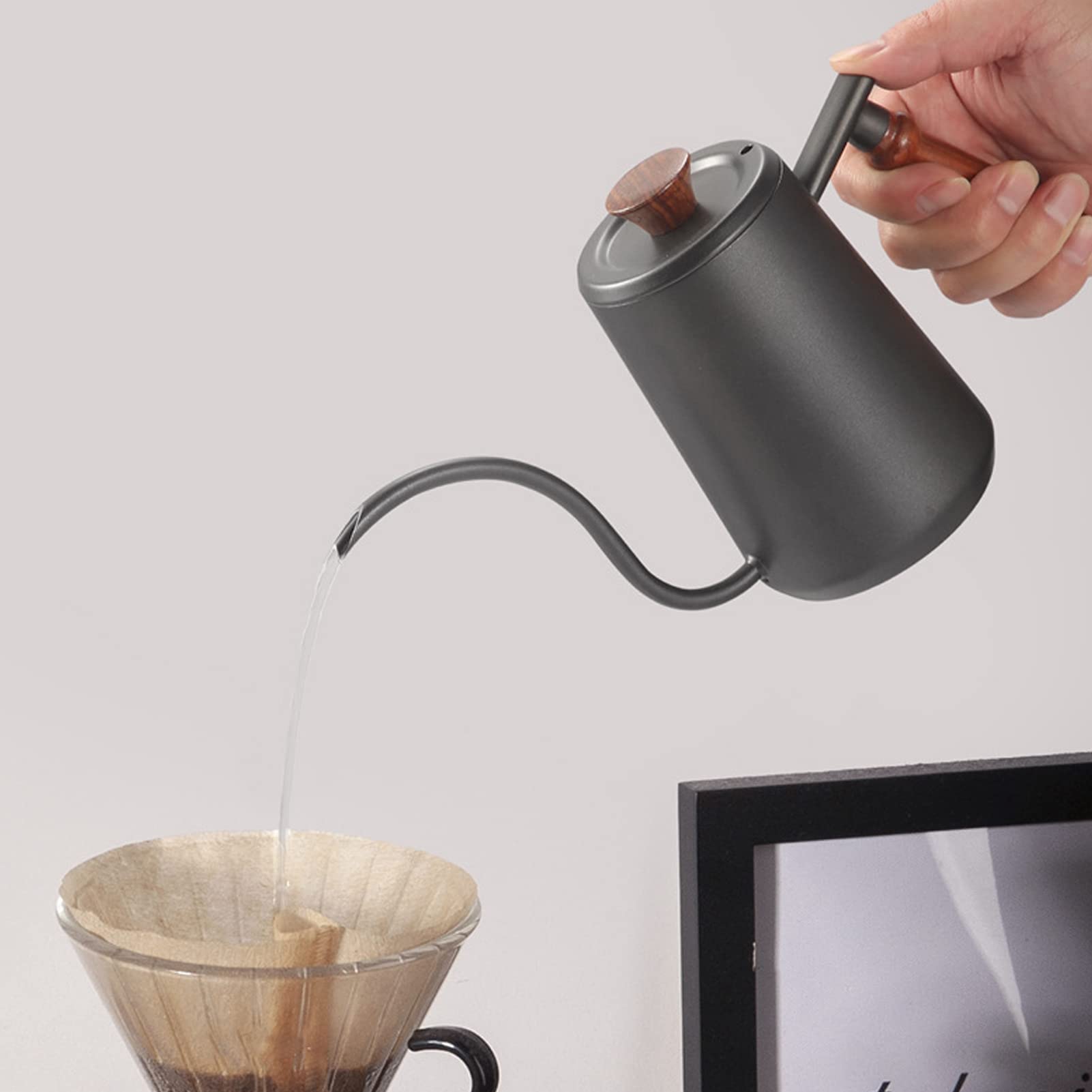 Kawiarka ze stali nierdzewnej Czajnik ze stali nierdzewnej 304 Food Grade Gooseneck Drewniany uchwyt Ergonomiczna konstrukcja Wlać Ekspres do kawy(350ML)