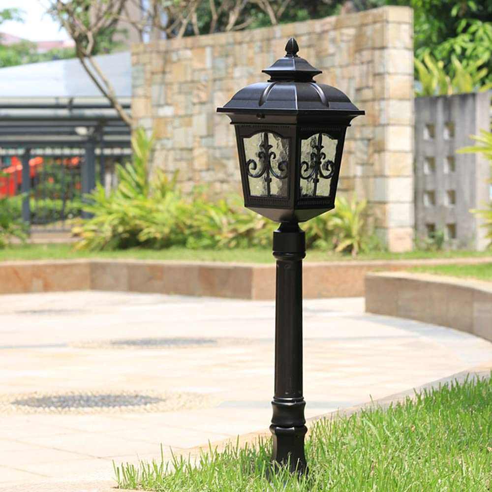 Mengjay Réverbère classique,Lampadaire extérieur sur pied en noir dans un style campagnard maison de campagne 1 x E27 idéal pour jardin et terrasse,luminaire d’extérieur (A)